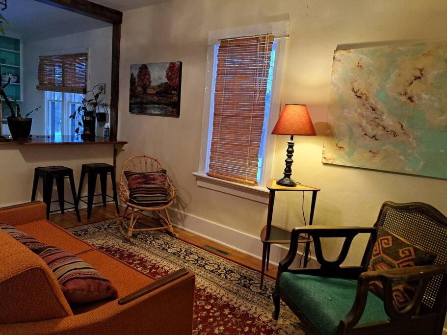 Eastend Blue Dog Accommodations מראה חיצוני תמונה